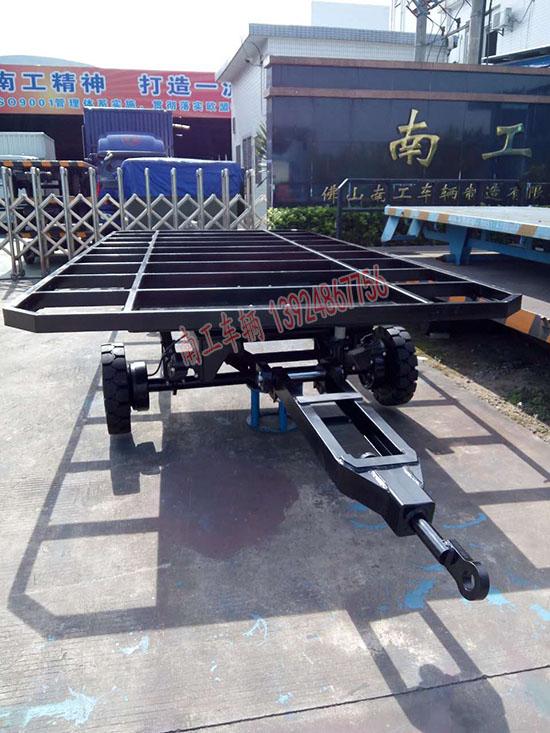 3噸移動(dòng)報(bào)刊亭底盤(pán)拖車